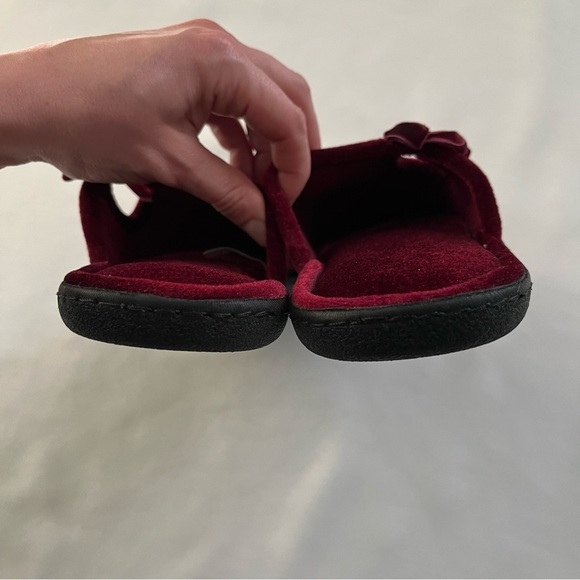 Isotoner Valerie Scarlet Red Velour Hoodback Clog Slippers Size 7.5/8 - Picture 9 of 15